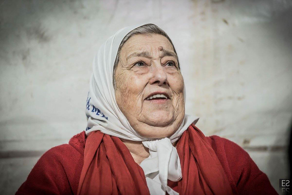 Fotógrafo Estanislao Santos - Estanislao Santos fotógrafo | Registro fotográfico: Hebe de Bonafini y movilización en Buenos Aires, Argentina