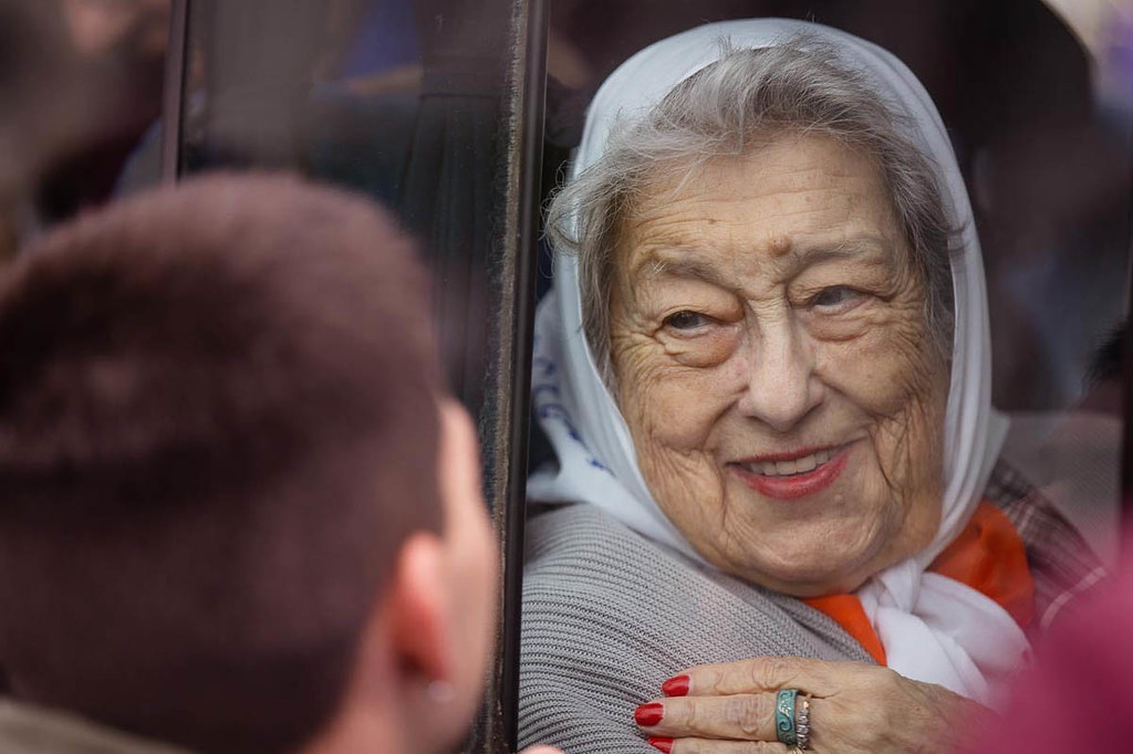 Fotógrafo Estanislao Santos - Estanislao Santos fotógrafo | Registro fotográfico: Ronda de Madres en Buenos Aires, Argentina