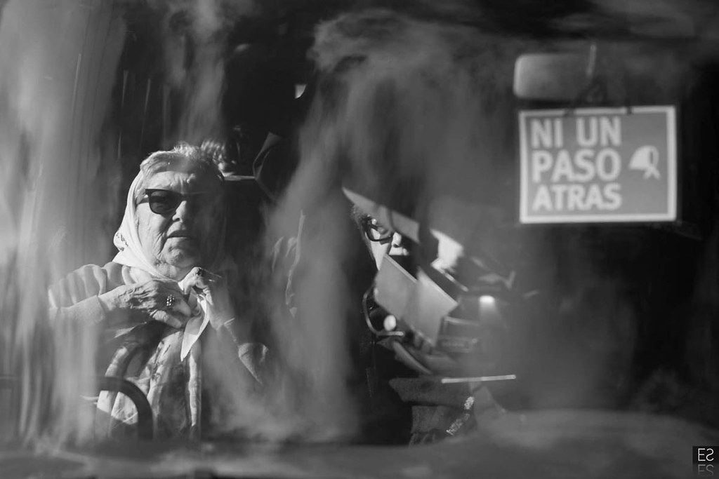 Fotógrafo Estanislao Santos - Estanislao Santos fotógrafo | Registro fotográfico: Hebe de Bonafini y movilización en Buenos Aires, Argentina