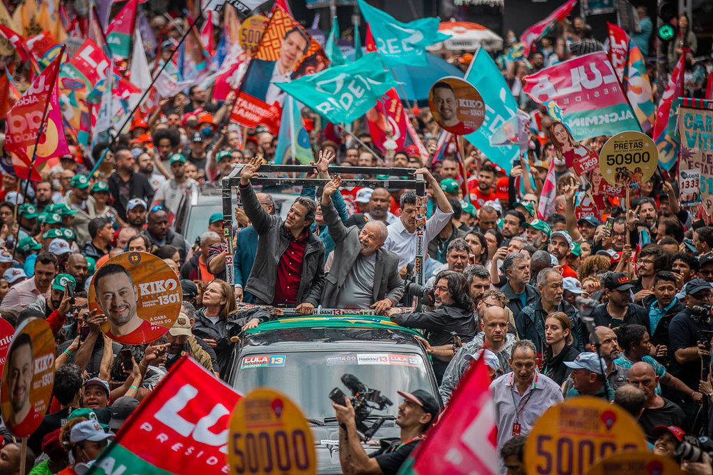 Fotógrafo Estanislao Santos - Estanislao Santos fotógrafo | Registro fotográfico: Lula Da Silva frente a la multitud en Brasil